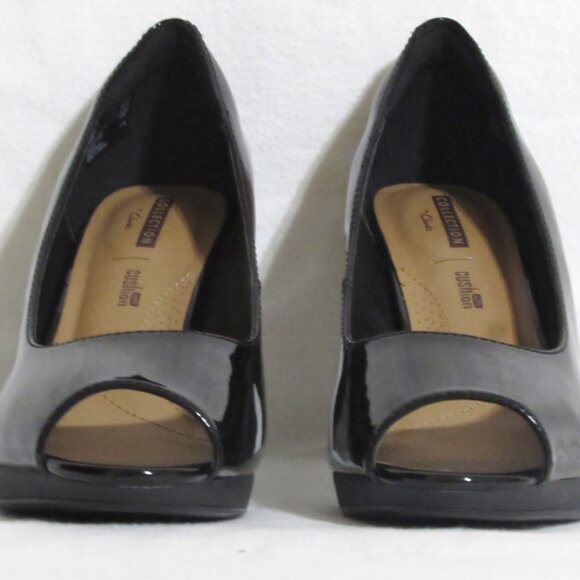 Ladies Womens CLARKS Black Faux Patent Leather Peep Toe Heels 9 M Orig $115 - Picture 3 of 8